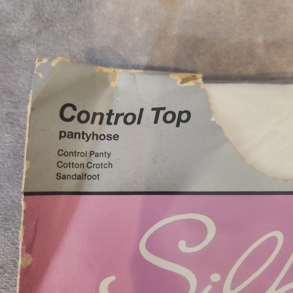 Silky Fit Control Top White Bill Blass Pantyhose‎ Size B